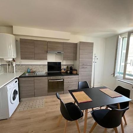 Appartement Avec Terrasse, Parking Gratuit 페리괴 외부 사진