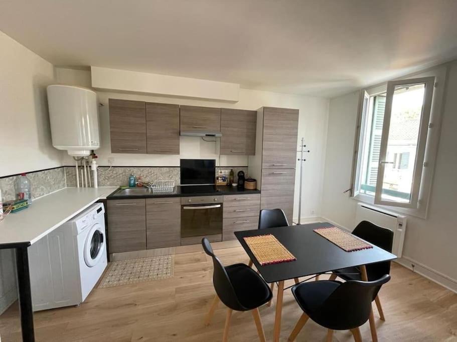 Appartement Avec Terrasse, Parking Gratuit 페리괴 외부 사진