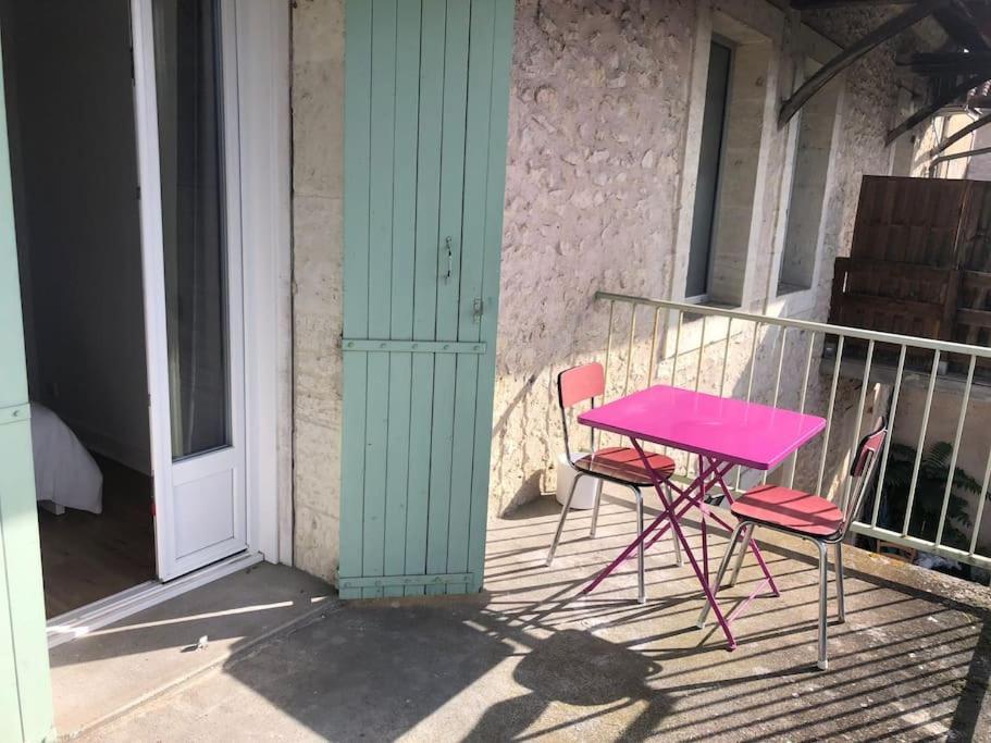 Appartement Avec Terrasse, Parking Gratuit 페리괴 외부 사진